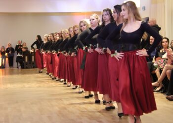 Z wielu „ja” jedno „my”. Studniówka uczniów Zespołu Szkół im. T. Kościuszki w Miliczu