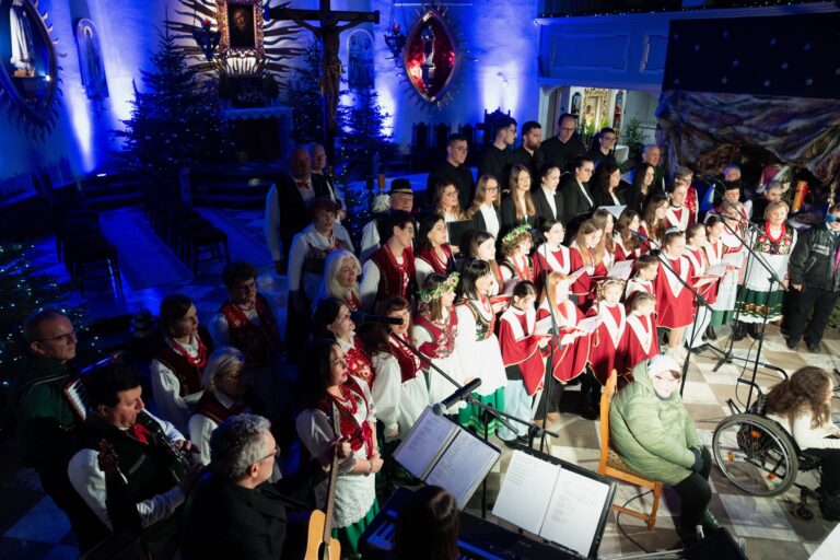 Wspólne kolędowanie w Miliczu połączyło muzykę i pomoc