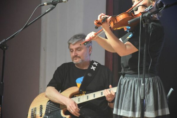 Maciej R. Hoffmann: „Pomaganie nie wynika z zawodu. Wynika z empatii” Maciej R. Hoffmann: „Pomaganie nie wynika z zawodu. Wynika z empatii”