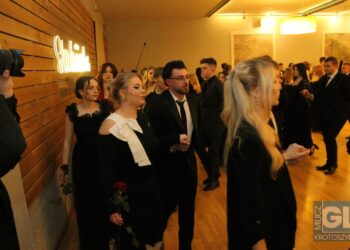 Studniówka w ZSP nr 1 w Krotoszynie za nami! Ach, co to był za bal!