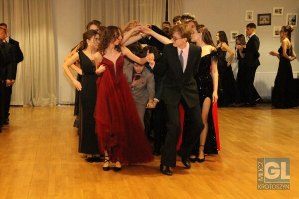 To pierwsza taka studniówka w historii szkoły! Bal maturalny I LO w Krotoszynie za nami!