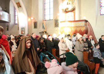 XII Orszak Trzech Króli z Kapelą Góralską Pogwizdani w Lutogniewie