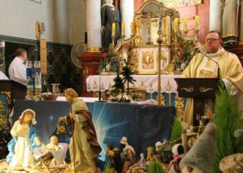 XII Orszak Trzech Króli z Kapelą Góralską Pogwizdani w Lutogniewie