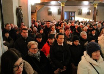 XII Orszak Trzech Króli z Kapelą Góralską Pogwizdani w Lutogniewie