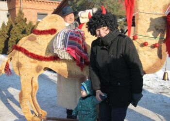 XII Orszak Trzech Króli z Kapelą Góralską Pogwizdani w Lutogniewie