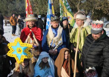 XII Orszak Trzech Króli z Kapelą Góralską Pogwizdani w Lutogniewie