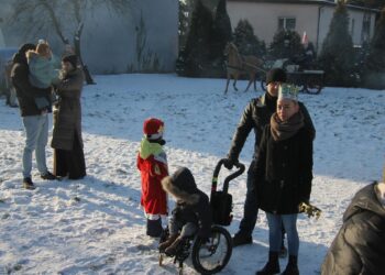 XII Orszak Trzech Króli z Kapelą Góralską Pogwizdani w Lutogniewie