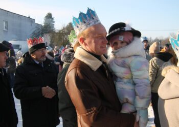 XII Orszak Trzech Króli z Kapelą Góralską Pogwizdani w Lutogniewie