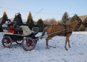 XII Orszak Trzech Króli z Kapelą Góralską Pogwizdani w Lutogniewie