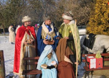 XII Orszak Trzech Króli z Kapelą Góralską Pogwizdani w Lutogniewie