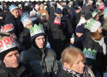 XII Orszak Trzech Króli z Kapelą Góralską Pogwizdani w Lutogniewie