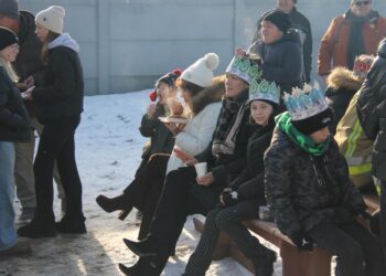 XII Orszak Trzech Króli z Kapelą Góralską Pogwizdani w Lutogniewie