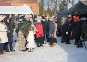 XII Orszak Trzech Króli z Kapelą Góralską Pogwizdani w Lutogniewie