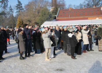 XII Orszak Trzech Króli z Kapelą Góralską Pogwizdani w Lutogniewie