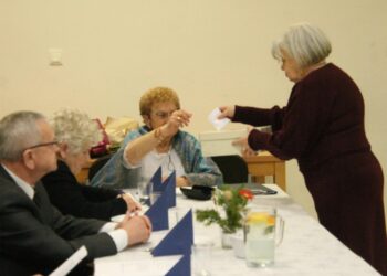 Nowe władze i absolutorium. Weterani Pracy w Zdunach podsumowali kadencję