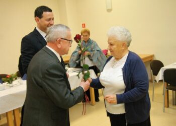 Nowe władze i absolutorium. Weterani Pracy w Zdunach podsumowali kadencję