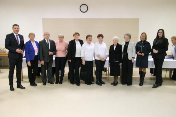 Nowe władze i absolutorium. Weterani Pracy w Zdunach podsumowali kadencję