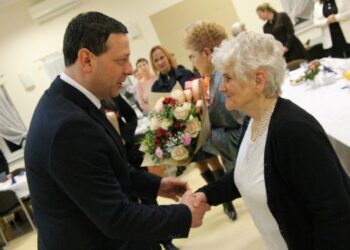 Nowe władze i absolutorium. Weterani Pracy w Zdunach podsumowali kadencję