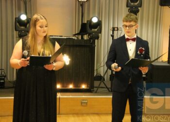 Studniówka ZSP w Koźminie Wlkp. Poloneza czas zacząć!