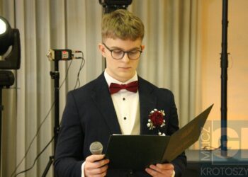 Studniówka ZSP w Koźminie Wlkp. Poloneza czas zacząć!