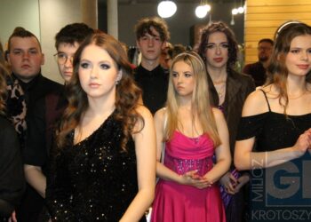 Studniówka ZSP w Koźminie Wlkp. Poloneza czas zacząć!