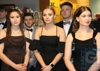 Studniówka ZSP w Koźminie Wlkp. Poloneza czas zacząć!