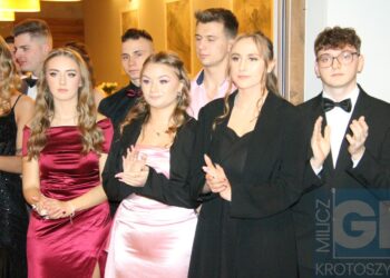 Studniówka ZSP w Koźminie Wlkp. Poloneza czas zacząć!