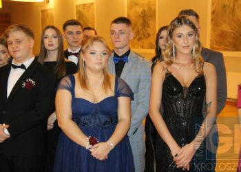 Studniówka ZSP w Koźminie Wlkp. Poloneza czas zacząć!