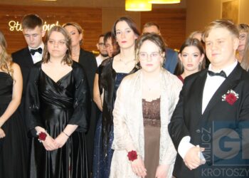 Studniówka ZSP w Koźminie Wlkp. Poloneza czas zacząć!