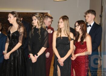 Studniówka ZSP w Koźminie Wlkp. Poloneza czas zacząć!