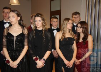 Studniówka ZSP w Koźminie Wlkp. Poloneza czas zacząć!