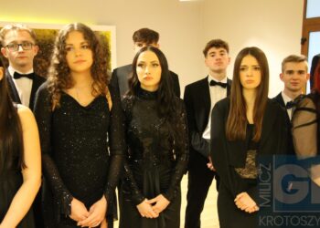 Studniówka ZSP w Koźminie Wlkp. Poloneza czas zacząć!