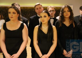 Studniówka ZSP w Koźminie Wlkp. Poloneza czas zacząć!