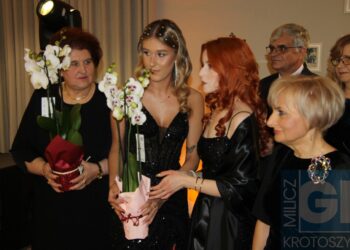 Studniówka ZSP w Koźminie Wlkp. Poloneza czas zacząć!