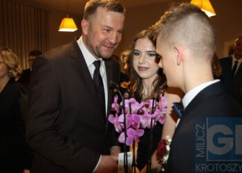 Studniówka ZSP w Koźminie Wlkp. Poloneza czas zacząć!