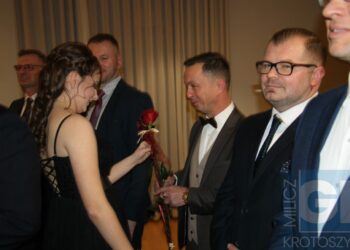 Studniówka ZSP w Koźminie Wlkp. Poloneza czas zacząć!