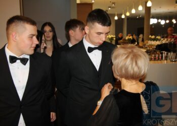 Studniówka ZSP w Koźminie Wlkp. Poloneza czas zacząć!