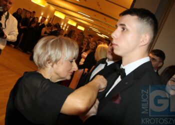 Studniówka ZSP w Koźminie Wlkp. Poloneza czas zacząć!