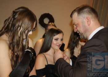 Studniówka ZSP w Koźminie Wlkp. Poloneza czas zacząć!