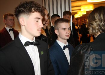 Studniówka ZSP w Koźminie Wlkp. Poloneza czas zacząć!