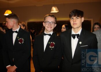 Studniówka ZSP w Koźminie Wlkp. Poloneza czas zacząć!