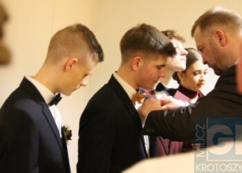 Studniówka ZSP w Koźminie Wlkp. Poloneza czas zacząć!