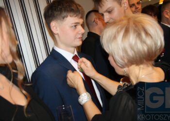 Studniówka ZSP w Koźminie Wlkp. Poloneza czas zacząć!