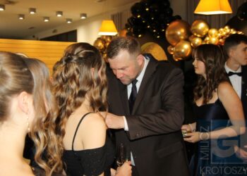 Studniówka ZSP w Koźminie Wlkp. Poloneza czas zacząć!