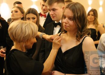 Studniówka ZSP w Koźminie Wlkp. Poloneza czas zacząć!