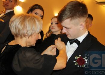 Studniówka ZSP w Koźminie Wlkp. Poloneza czas zacząć!