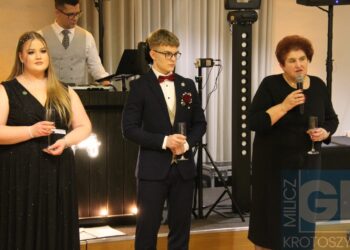 Studniówka ZSP w Koźminie Wlkp. Poloneza czas zacząć!