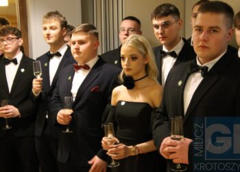 Studniówka ZSP w Koźminie Wlkp. Poloneza czas zacząć!