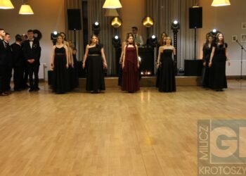 Studniówka ZSP w Koźminie Wlkp. Poloneza czas zacząć!