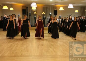 Studniówka ZSP w Koźminie Wlkp. Poloneza czas zacząć!